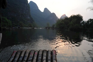 漓江山水竹筏美景