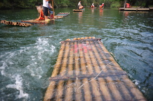 竹筏漂流 畅享水上乐趣