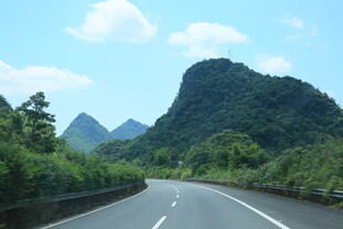 山间公路美景
