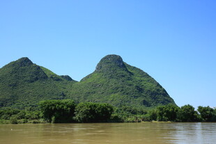 秀丽山水风光图