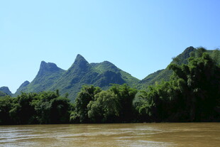 秀丽山水风光图