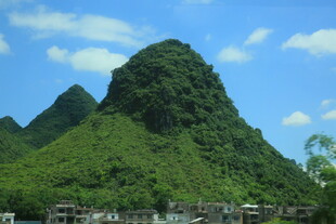 青山翠岭 秀丽自然风光