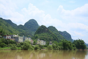 山水相依的美丽村落