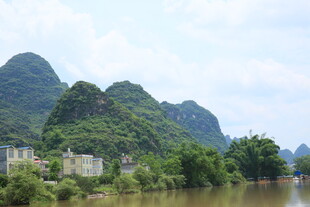 秀丽漓江山水风光图