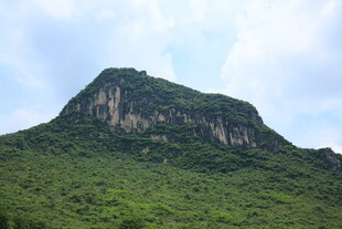 翠绿山峦 巍峨山峰