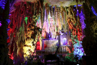 梦幻溶洞灯光景观