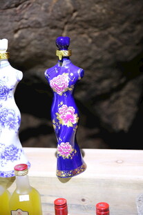 紫色旗袍人偶摆件