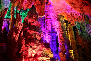 梦幻溶洞景观 绚丽多姿