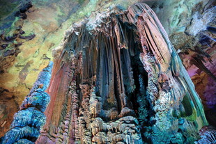 梦幻溶洞钟乳石奇观