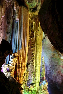 探秘溶洞奇观