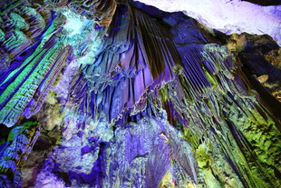 梦幻溶洞钟乳石景观