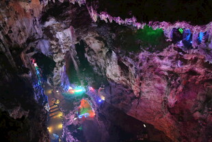 梦幻溶洞景观 五彩灯光秀