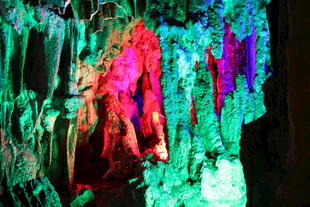 梦幻溶洞景观 五彩钟乳石