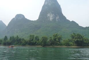 漓江秀丽山水风景图