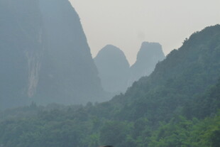 秀丽山峦 绿意盎然的景致