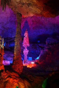 梦幻溶洞景观 五彩灯光秀