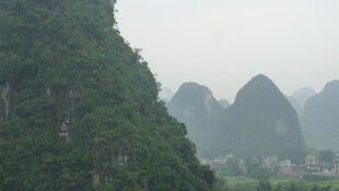 秀丽山峦风景图