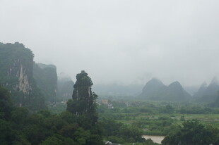 烟雨漓江 奇峰秀色