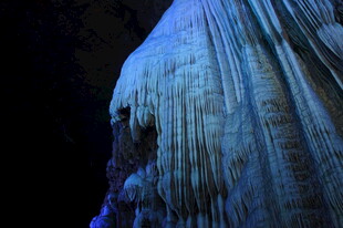 梦幻溶洞钟乳石景观