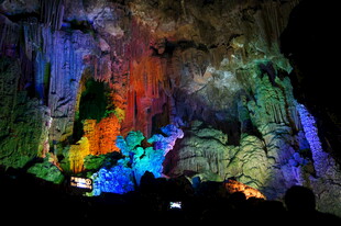 梦幻溶洞灯光秀