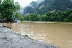 河边自然风光景色
