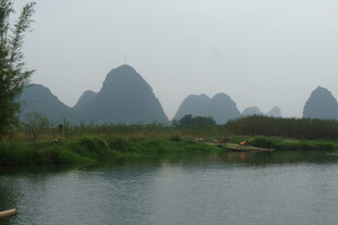 桂林山水湖畔秀丽风光