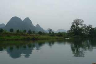 漓江山水美景倒影如画