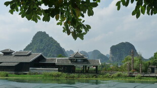 山水间的中式建筑景观