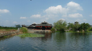 湖畔古建 静美水乡风光