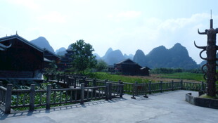 乡村山水间的古朴景致