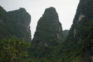 秀丽喀斯特山峰景观