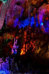 梦幻溶洞景观 色彩斑斓