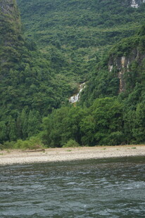 河畔青山绿水自然美景