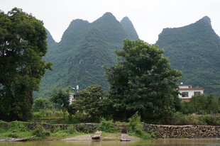 秀丽山水田园风光图