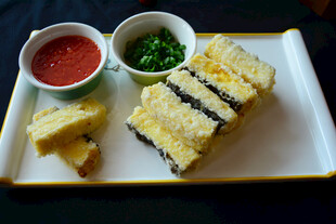 美味糕点配双蘸酱