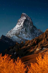 秋日雪山美景