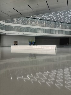 现代建筑大厅内景