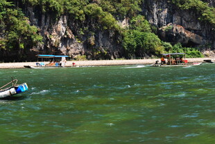 美丽海滨风光与水上活动