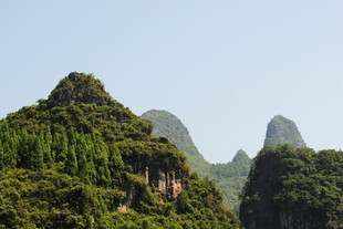 秀丽山峦 绿意盎然的景致