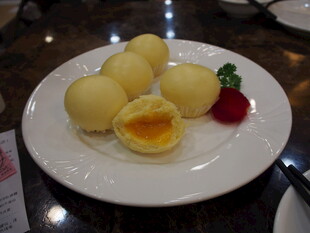 美味流沙奶黄包