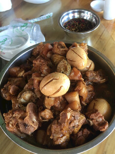 美味炖鸡块及配菜