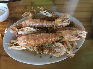 美味椒盐皮皮虾一盘