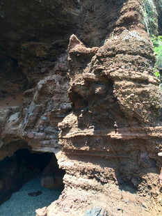 奇特洞穴岩石景观