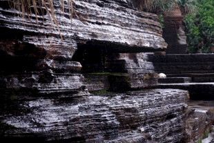 奇特层叠岩石景观
