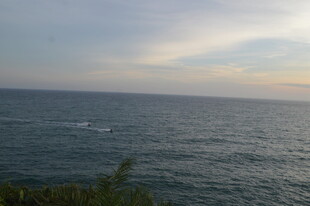 海边日落时分的广阔海景