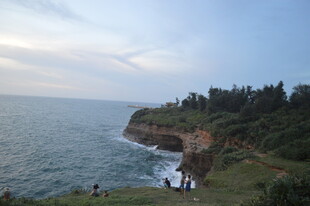 海岸美景 游人赏景惬意处