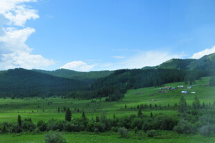 青山绿野间的美丽风光