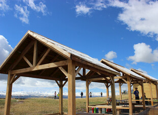 户外木质凉亭景观