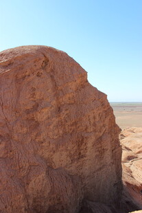 沙漠中的巨大岩石