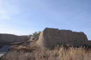 古老土墙遗迹 尽显沧桑